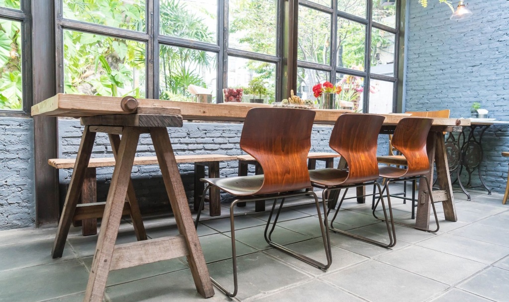 Плитка в интерьере кафе 