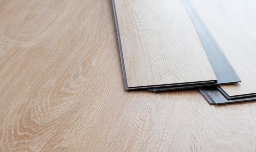 SPC ламинат с уже встроенной подложкой