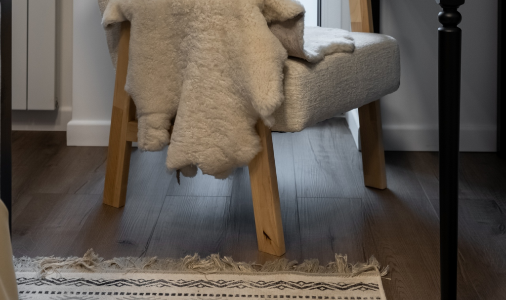 Усовершенствованный кварцевый SPC ламинат DAMY FLOOR из коллекции Family