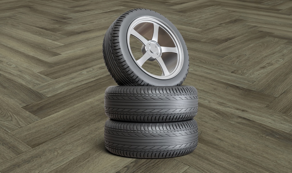 Строго не рекомендовано хранить шины и резиновые коврики на кварц-виниле